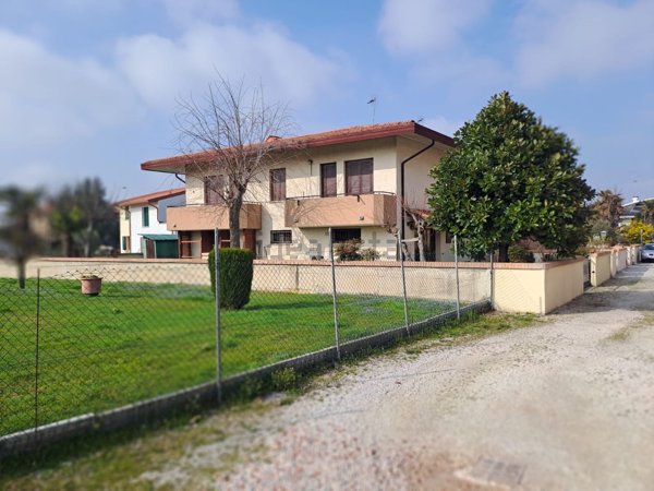 casa indipendente in vendita a Concordia Sagittaria