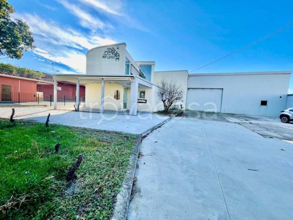 locale commerciale in vendita a Concordia Sagittaria