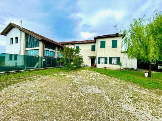 casa indipendente in vendita a Concordia Sagittaria