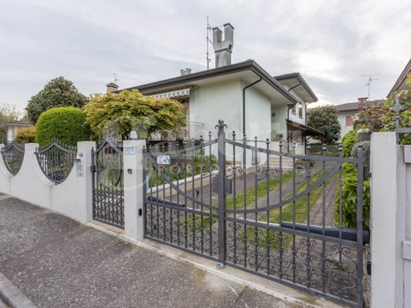 casa indipendente in vendita a Concordia Sagittaria