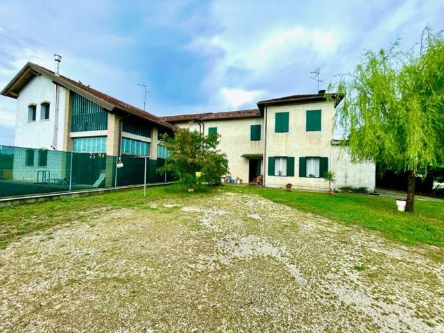 casa indipendente in vendita a Concordia Sagittaria