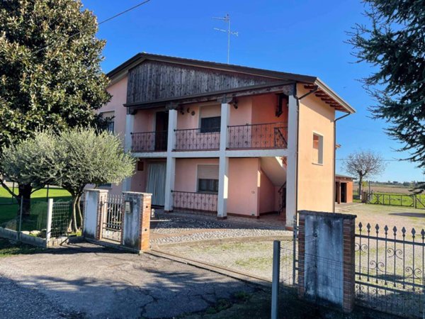 casa indipendente in vendita a Concordia Sagittaria in zona Cavanella
