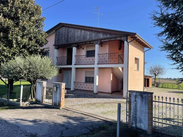 casa indipendente in vendita a Concordia Sagittaria in zona Cavanella