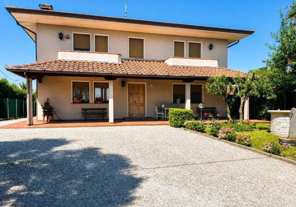 casa indipendente in vendita a Concordia Sagittaria in zona Cavanella