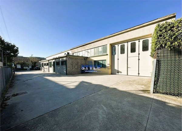 locale di sgombero in vendita a Dolo