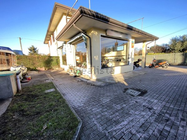 locale commerciale in vendita a Dolo