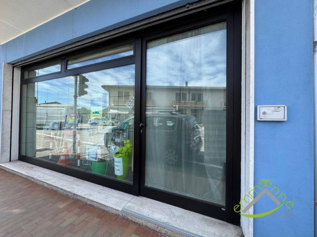 locale commerciale in vendita a Dolo