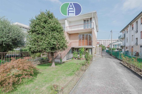 casa indipendente in vendita a Dolo