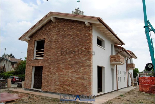 esavano in vendita a Dolo