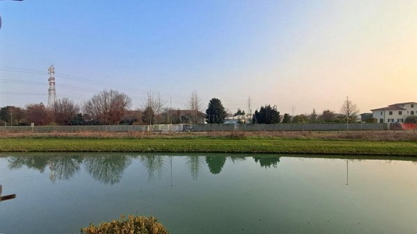 locale commerciale in vendita a Dolo