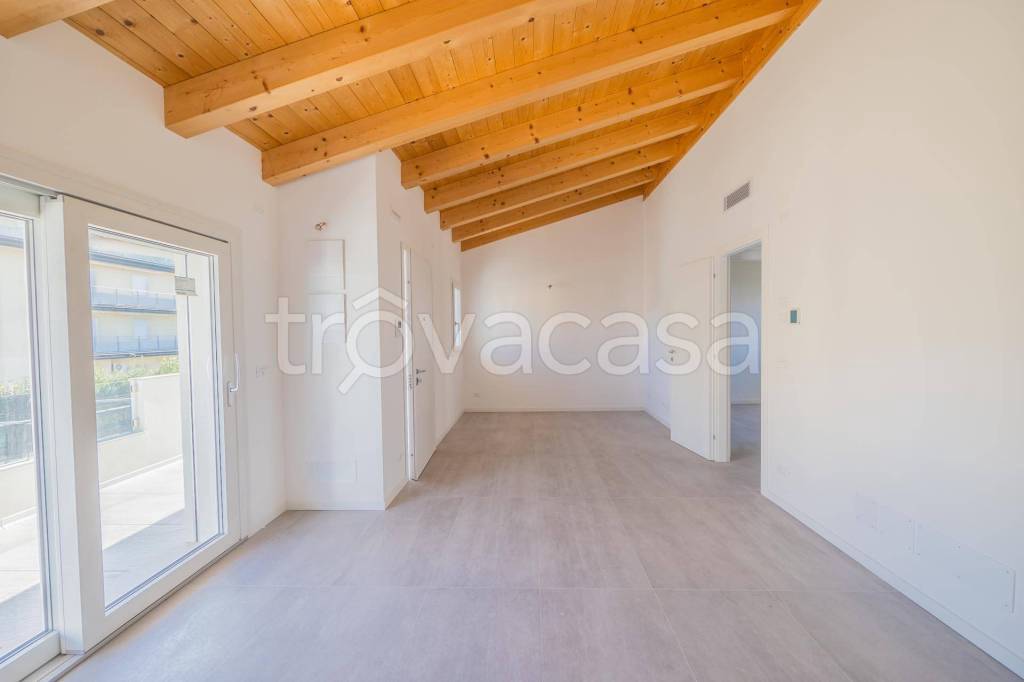 appartamento in vendita ad Eraclea in zona Eracleamare