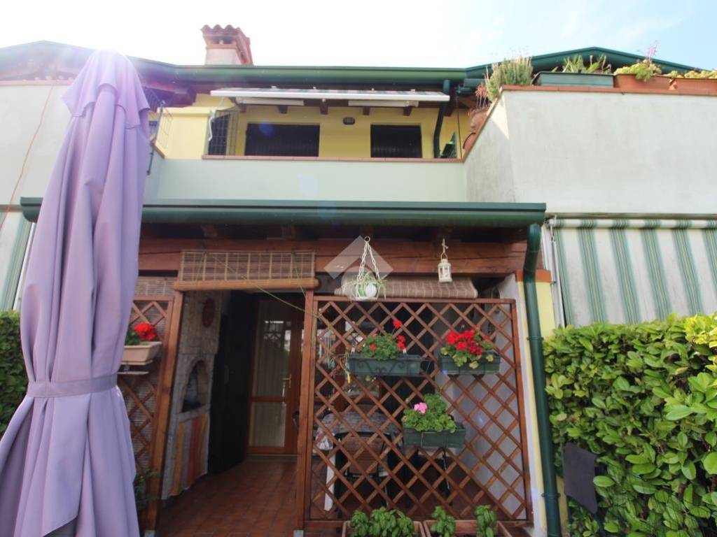 appartamento in vendita ad Eraclea in zona Eracleamare