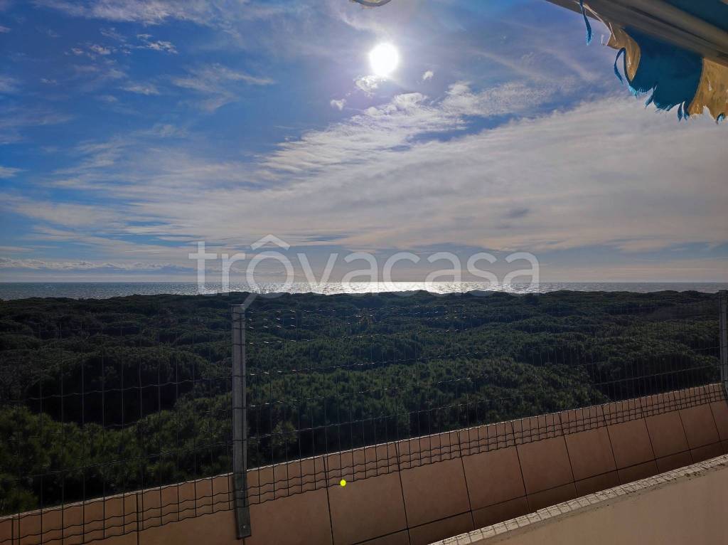 appartamento in vendita ad Eraclea in zona Eracleamare