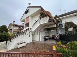 appartamento in vendita ad Eraclea in zona Torre di Fine