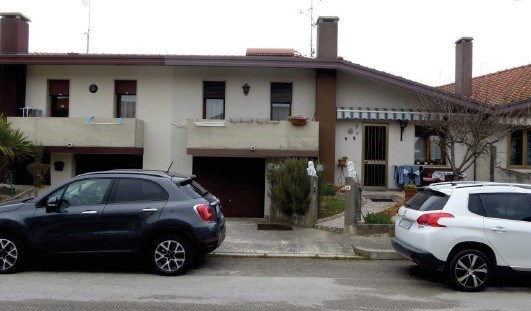 casa semindipendente in vendita ad Eraclea in zona Torre di Fine