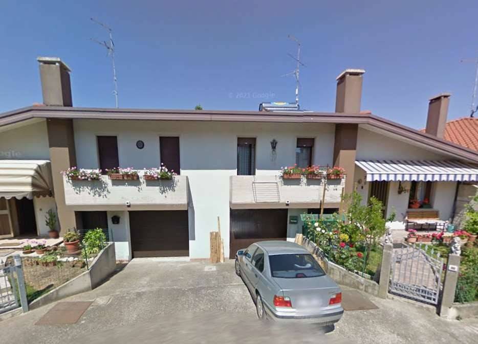 casa indipendente in vendita ad Eraclea in zona Torre di Fine