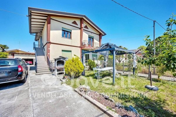 appartamento in vendita ad Eraclea in zona Eracleamare