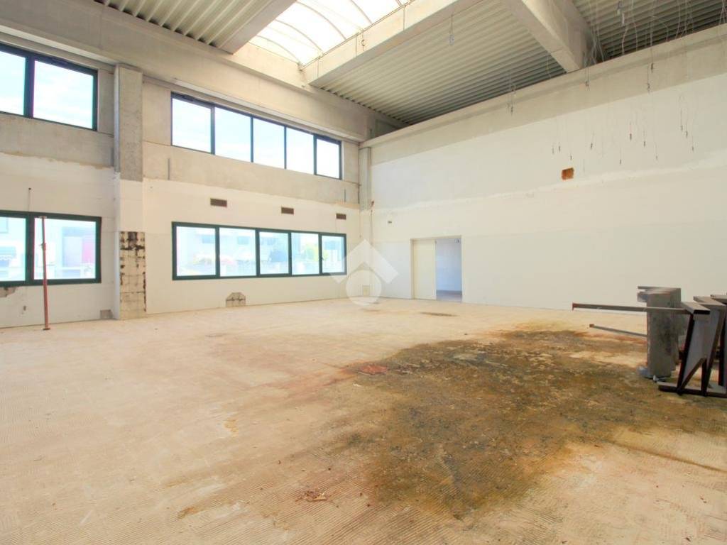 locale commerciale in vendita ad Eraclea