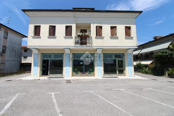 negozio in vendita ad Eraclea