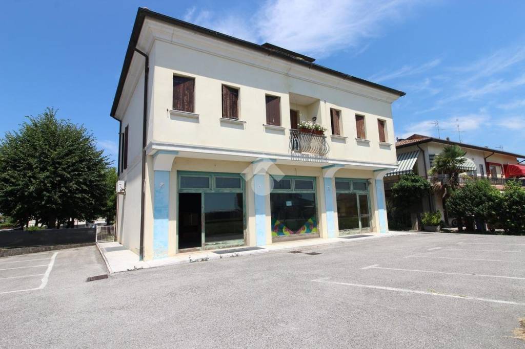 negozio in vendita ad Eraclea
