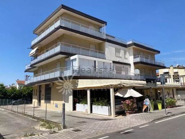 appartamento in vendita ad Eraclea in zona Eracleamare