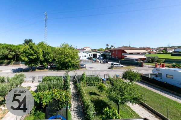 casa indipendente in vendita ad Eraclea in zona Torre di Fine