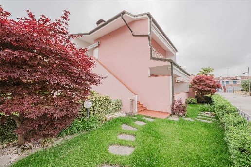 appartamento in vendita ad Eraclea in zona Eracleamare