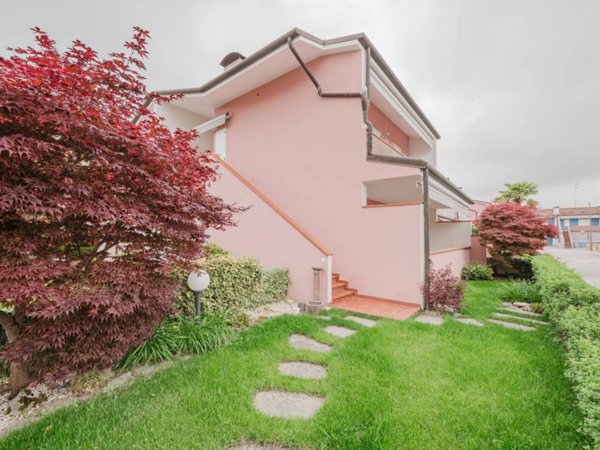 appartamento in vendita ad Eraclea in zona Eracleamare