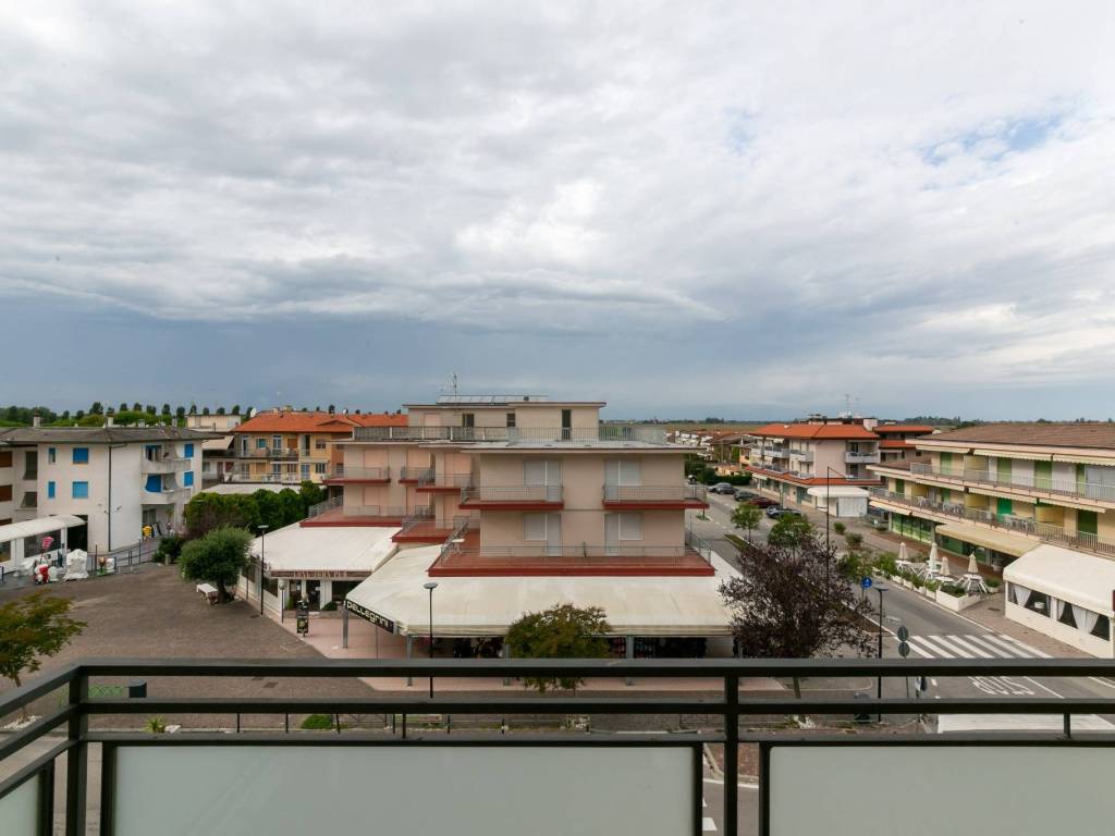 appartamento in vendita ad Eraclea in zona Eracleamare