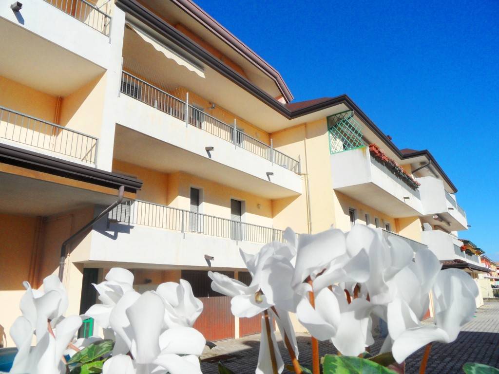 appartamento in vendita ad Eraclea in zona Eracleamare