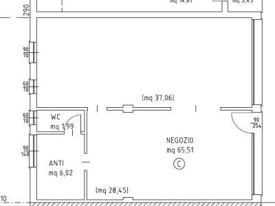 negozio in vendita ad Eraclea in zona Eracleamare