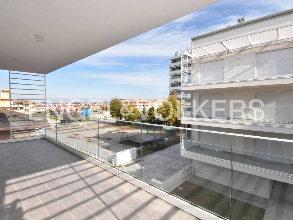 appartamento in vendita ad Eraclea in zona Eracleamare