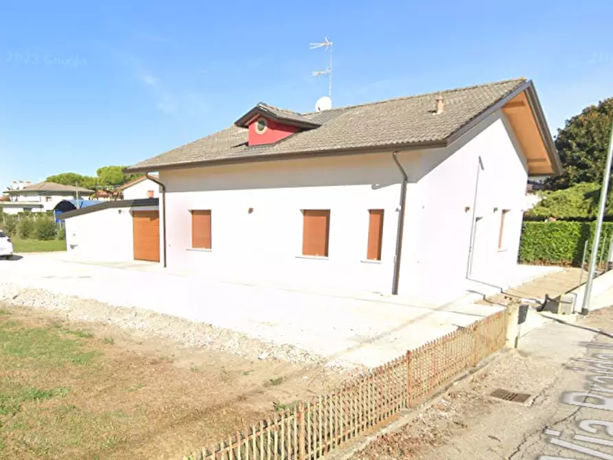 casa indipendente in vendita ad Eraclea in zona Stretti