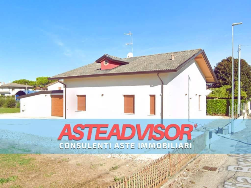 casa indipendente in vendita ad Eraclea in zona Stretti