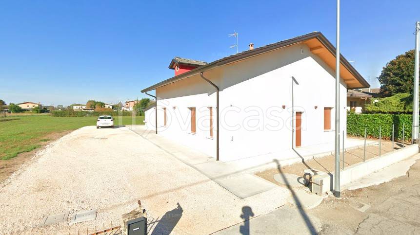 casa indipendente in vendita ad Eraclea in zona Stretti