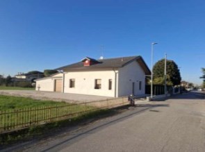 casa indipendente in vendita ad Eraclea in zona Stretti