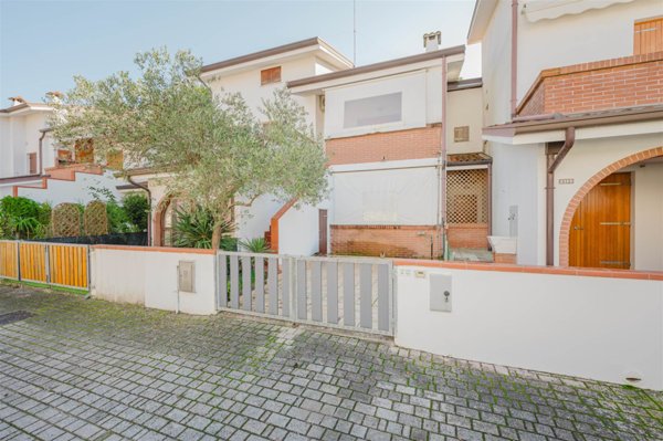 appartamento in vendita ad Eraclea in zona Eracleamare