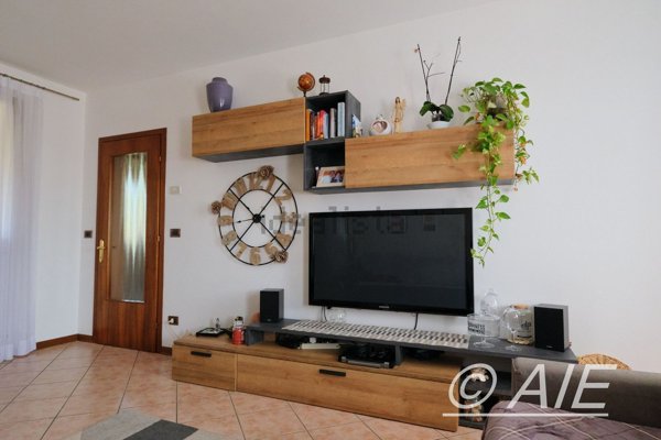 casa indipendente in vendita ad Eraclea in zona Tombolino