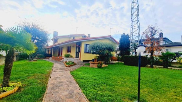 casa indipendente in vendita ad Eraclea in zona Brian