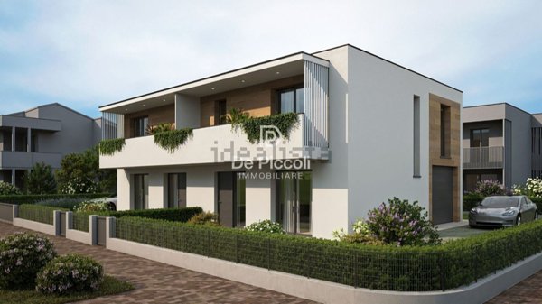 casa indipendente in vendita ad Eraclea in zona Eracleamare