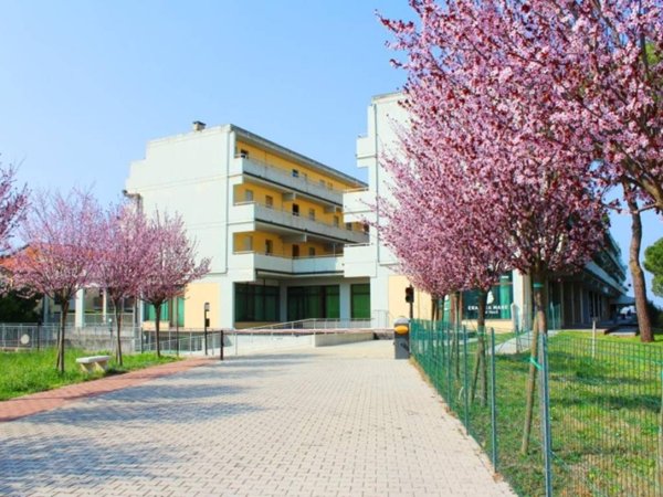 appartamento in vendita ad Eraclea in zona Eracleamare