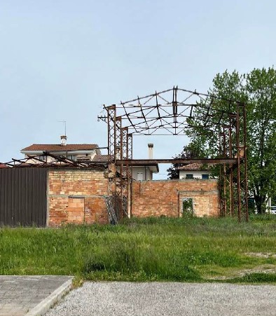 locale di sgombero in vendita ad Eraclea