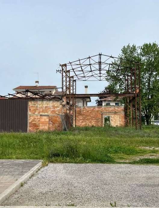 appartamento in vendita ad Eraclea in zona Stretti