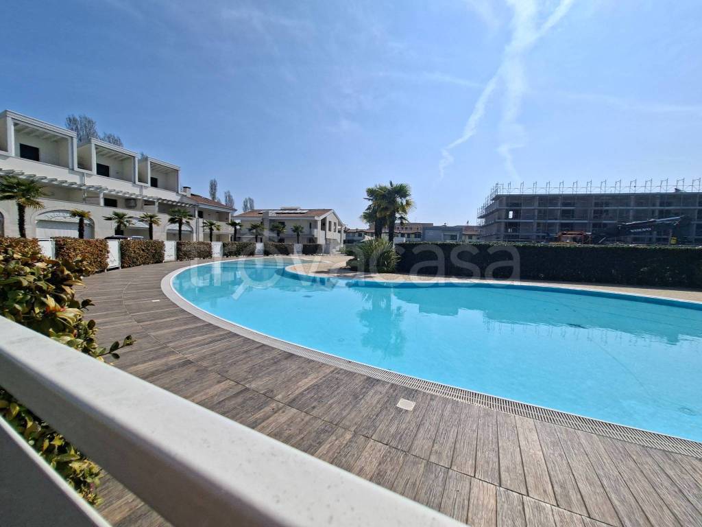 appartamento in vendita ad Eraclea in zona Eracleamare