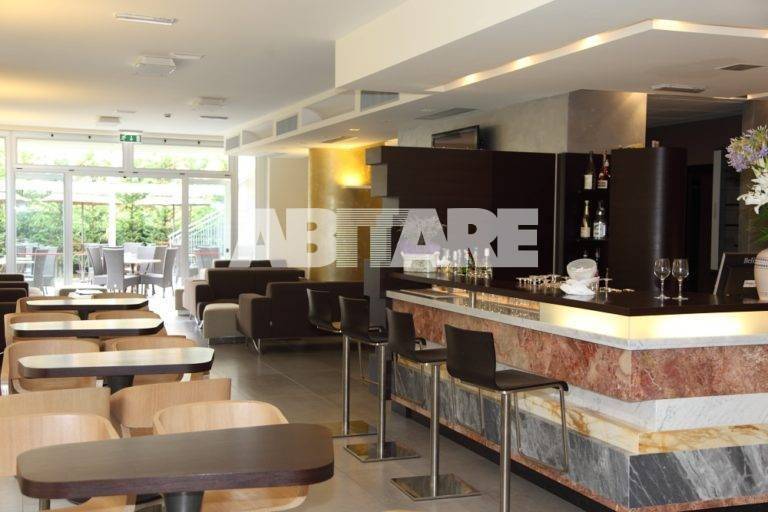 negozio in vendita ad Eraclea in zona Eracleamare