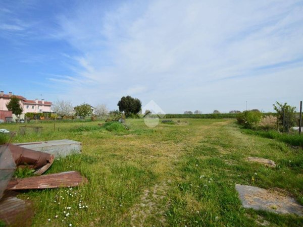 terreno agricolo in vendita ad Eraclea in zona Stretti