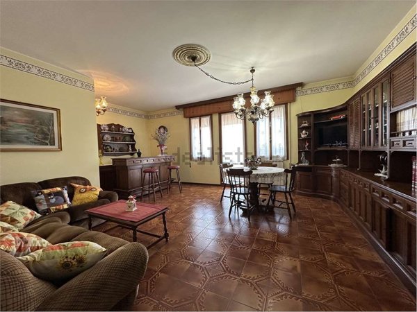 casa indipendente in vendita ad Eraclea in zona Stretti