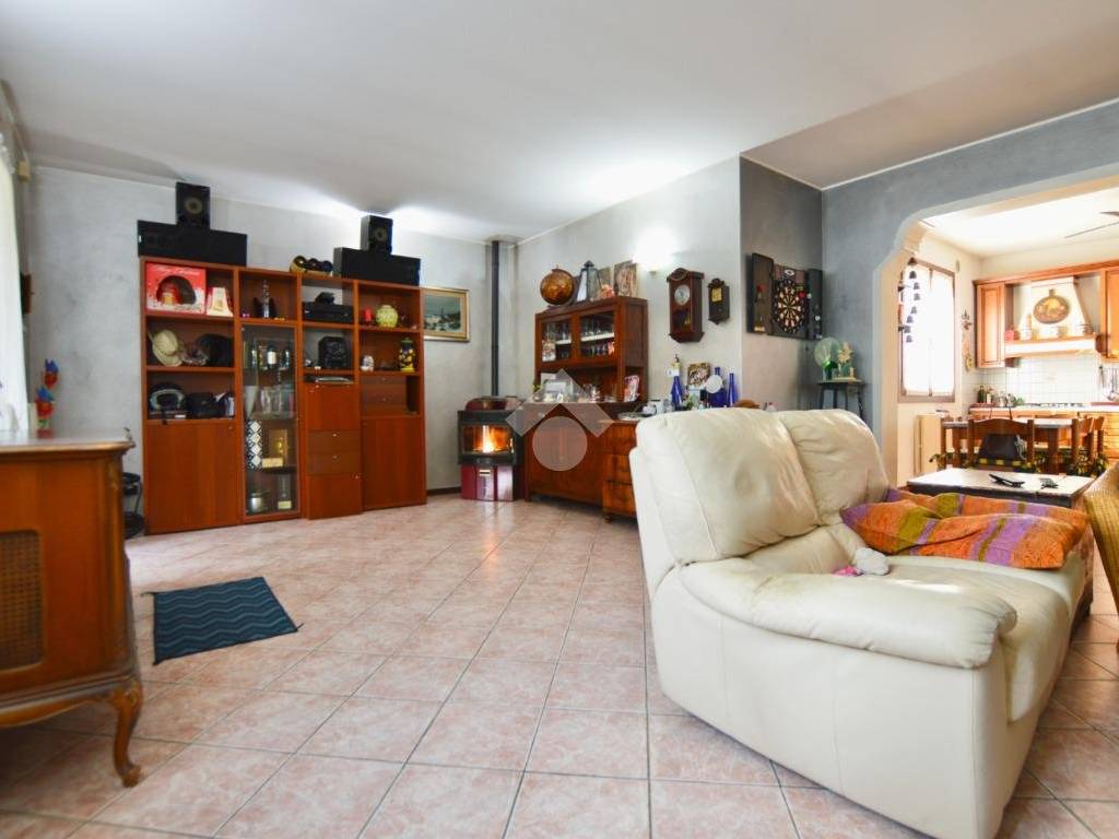 casa indipendente in vendita ad Eraclea in zona Tombolino