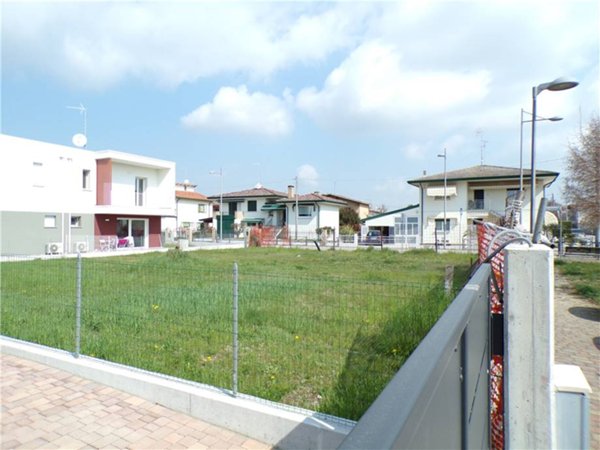 terreno edificabile in vendita ad Eraclea