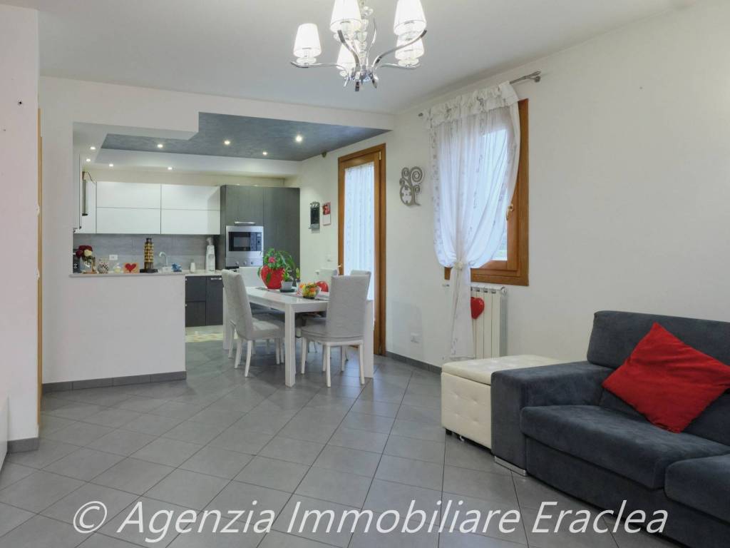 casa indipendente in vendita ad Eraclea